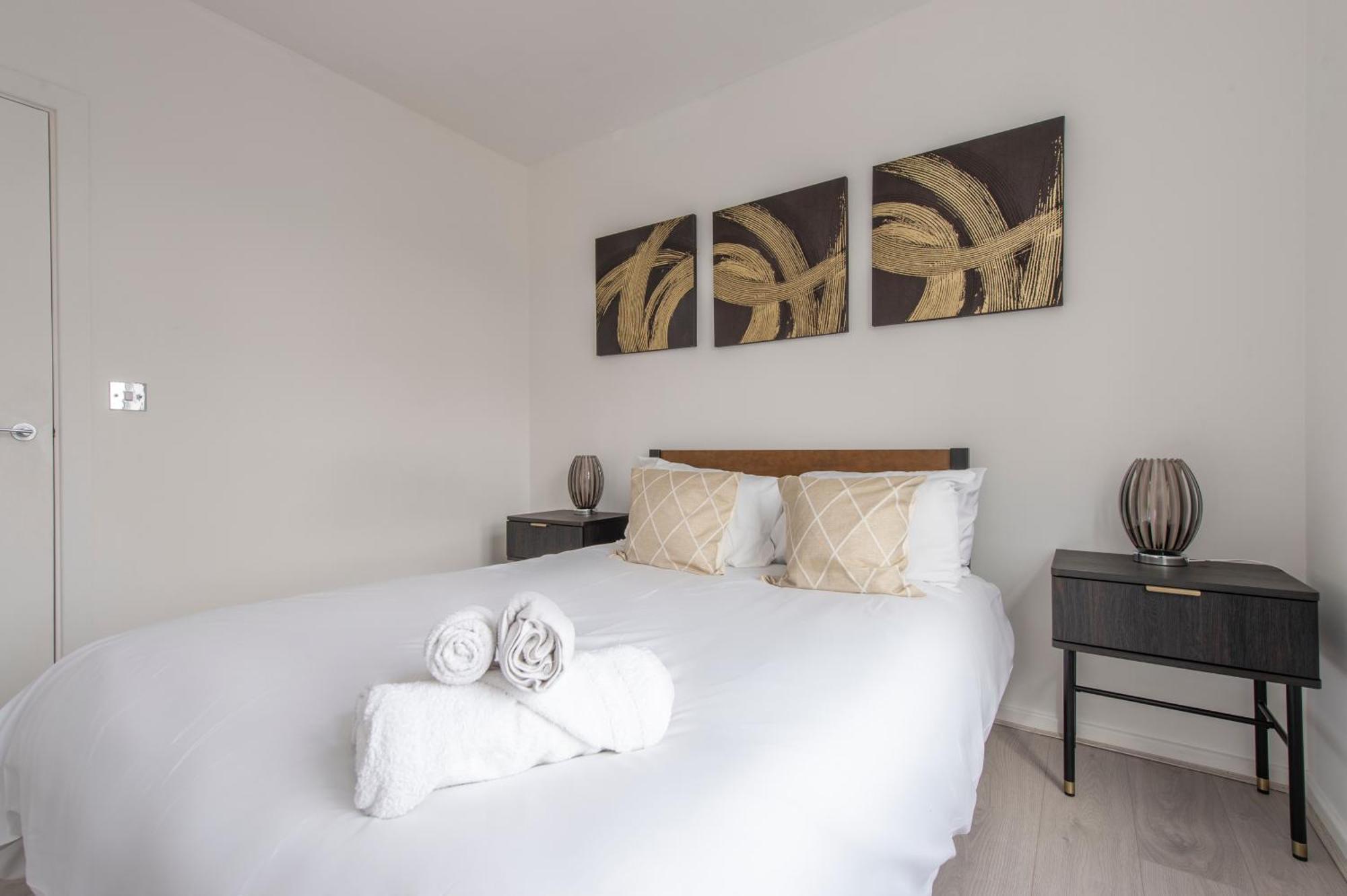 Modern Luxury Apartment By Bow Road Station London Bagian luar foto