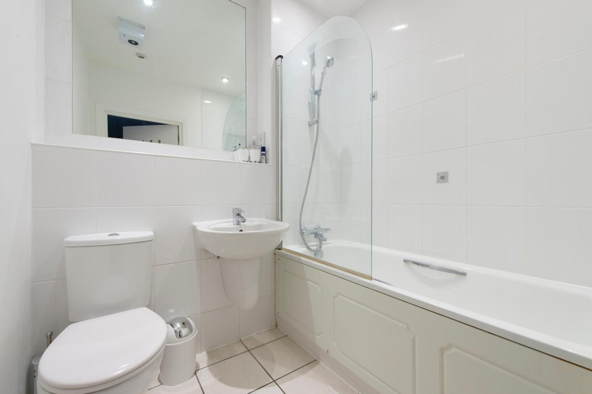 Modern Luxury Apartment By Bow Road Station London Bagian luar foto