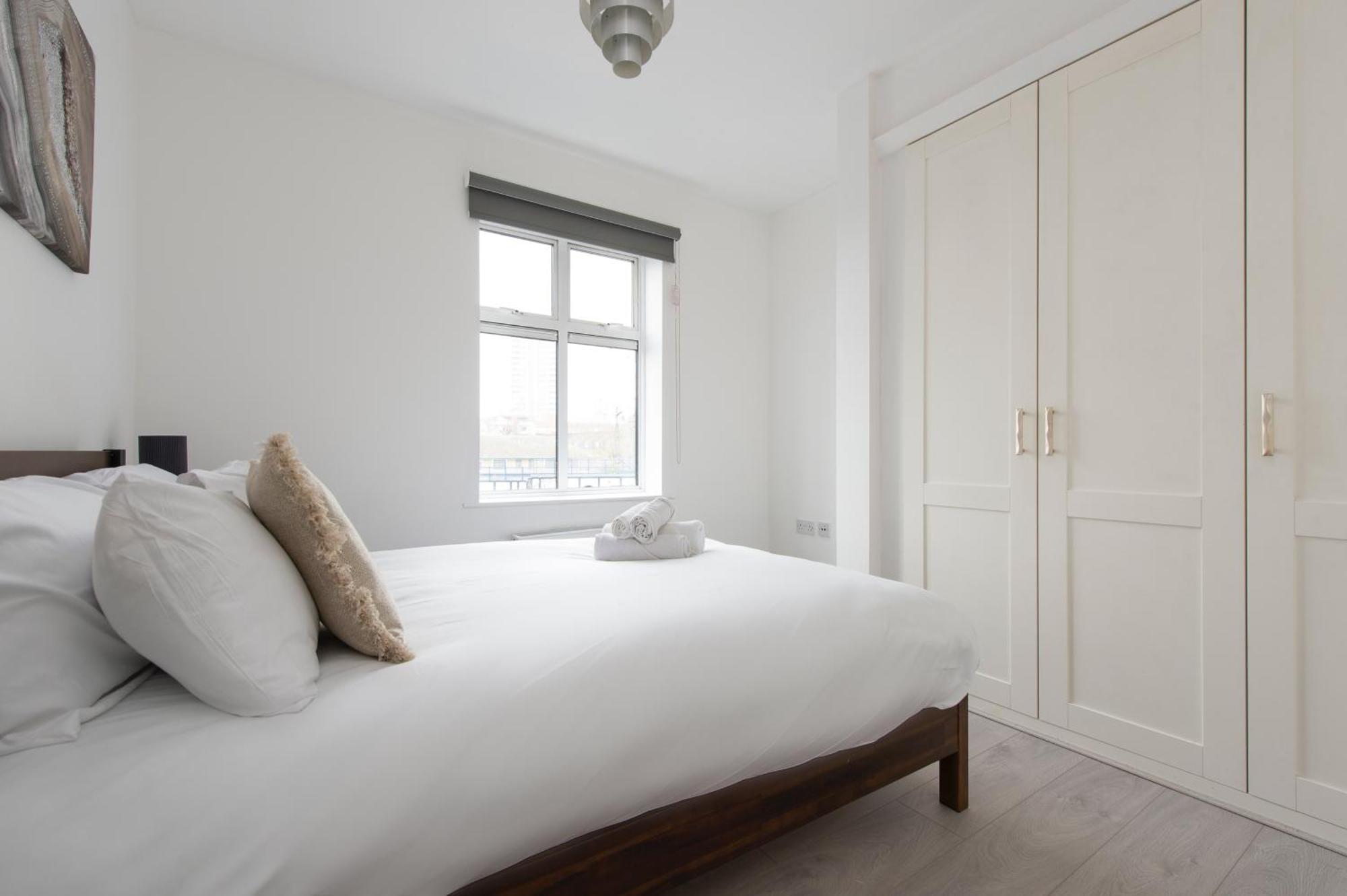 Modern Luxury Apartment By Bow Road Station London Bagian luar foto