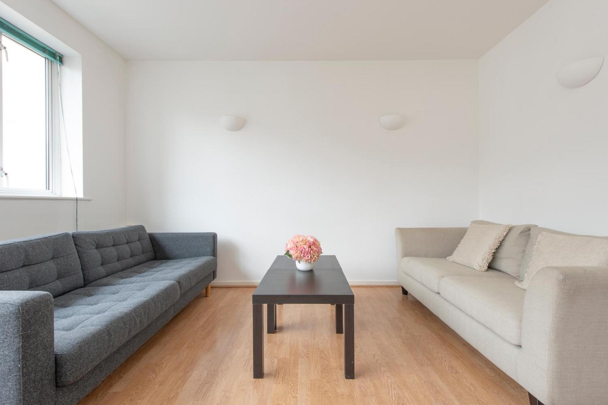 Modern Luxury Apartment By Bow Road Station London Bagian luar foto
