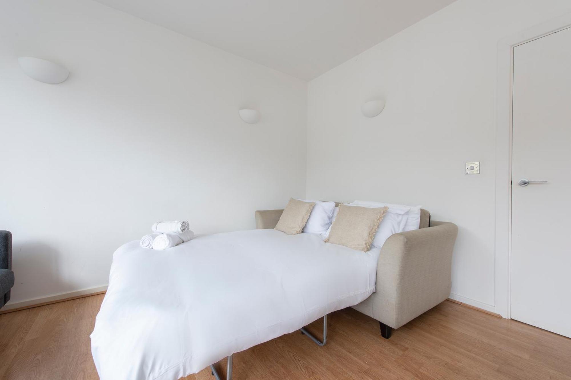 Modern Luxury Apartment By Bow Road Station London Bagian luar foto